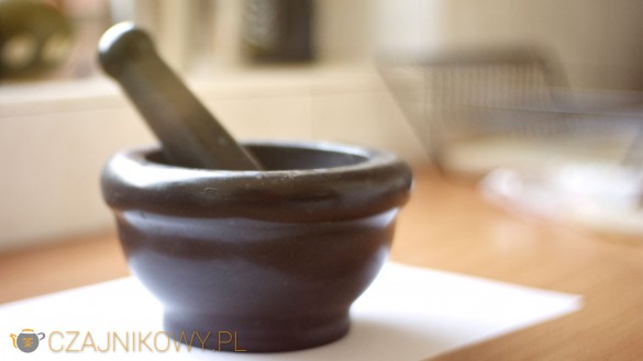 Parzenie zielonej kawy: moździerz