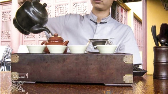 Gongfu cha: Polewanie czajniczka wodą