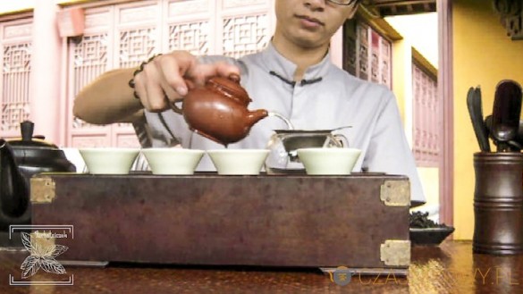 Gongfu cha: Wyparzanie dzbanuszka